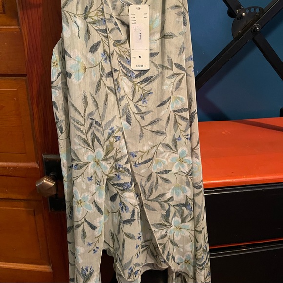 Floral print sleeveless top - Picture 2 of 4